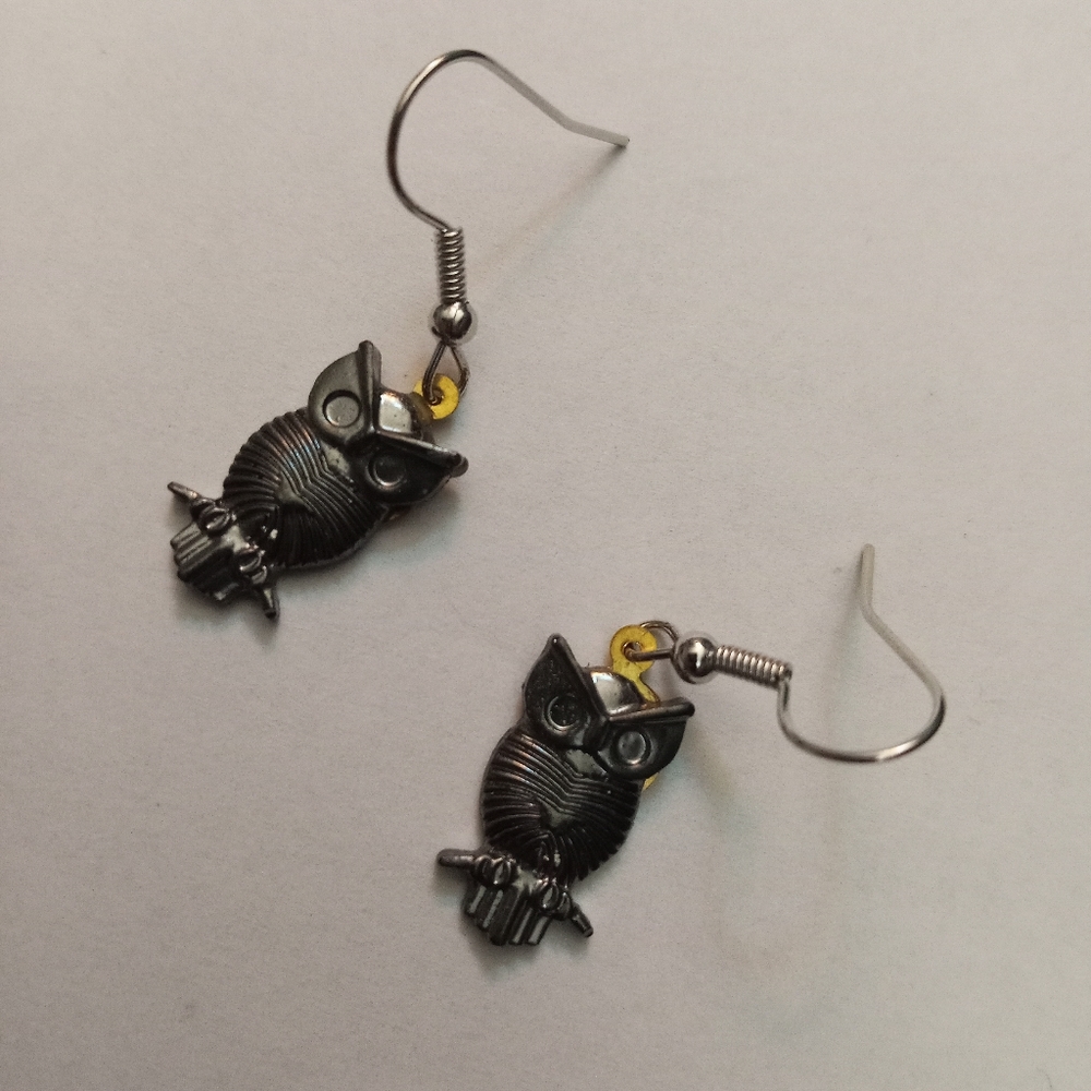 hand crafted New steel gray owl statement earrings - Picture 3 of 5